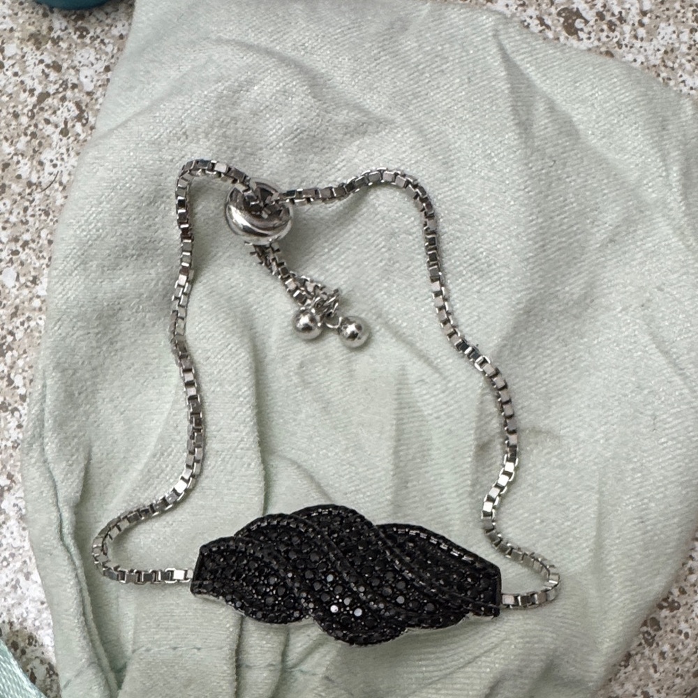Elegant Black and 925 Silver Bracelet
